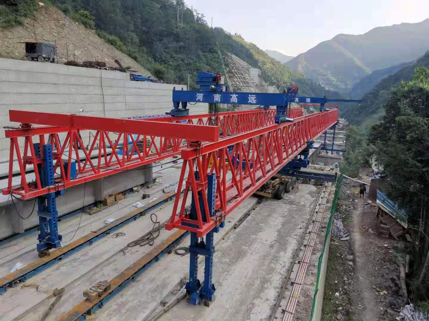 我們廠家對于JQJ30T-120M架橋機的技術要求推薦，仔細觀察它的特點使用的時候也會很方便